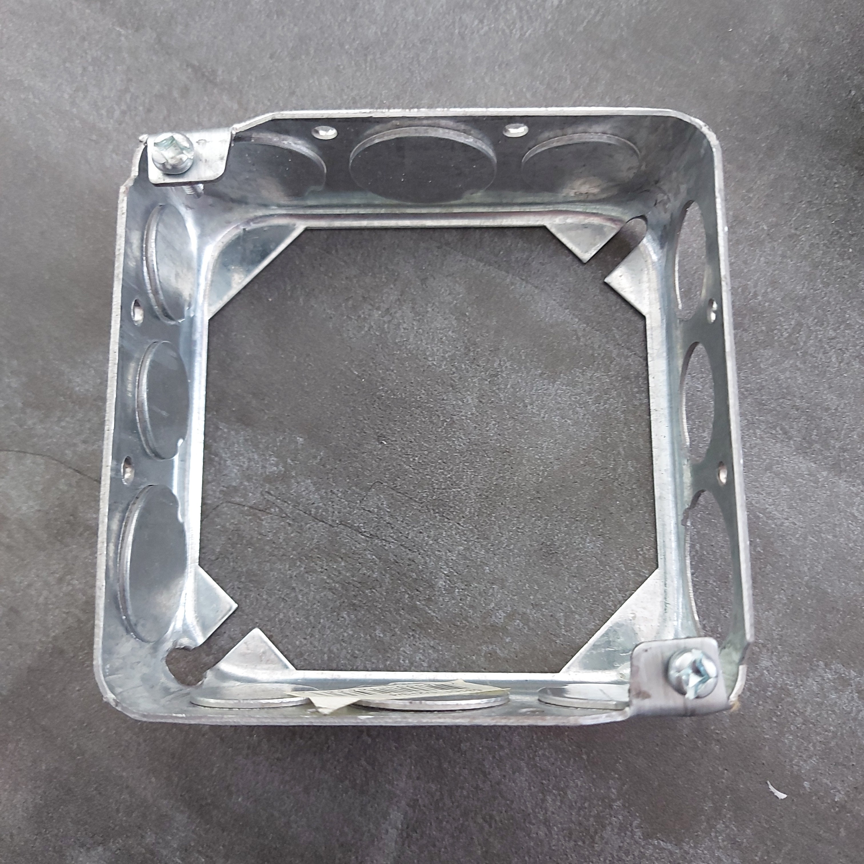 CAJA 4X4 (EMT) EXT/RING KO 1/2 & 3/4 – Humacao Electric & Plumbing
