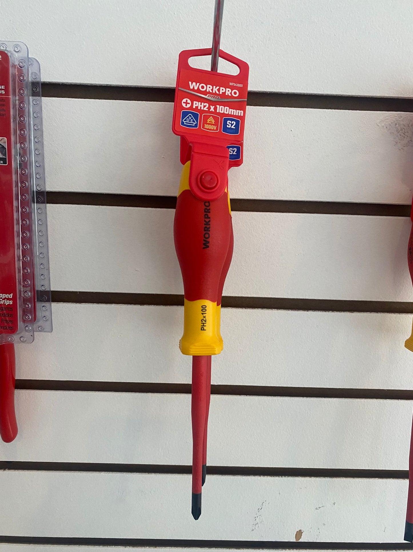 DESTORNILLADOR INSULADO SCREWDRIVER